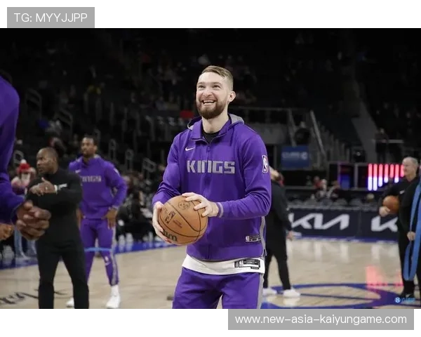 国王萨博尼斯外线定点投三分,手感火热! 国王萨博尼斯外线定点投三分,手感火热!